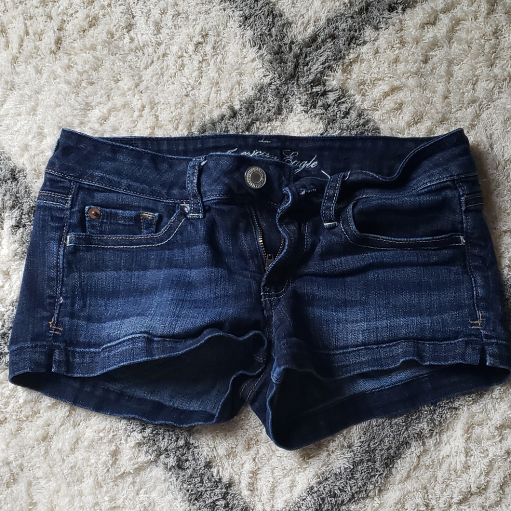 DONATING SOON. American Eagle Shorts